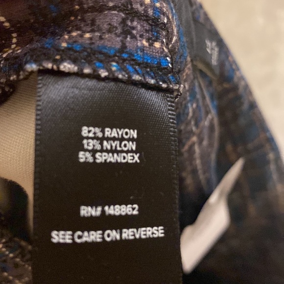 NWT- Studio by Torrid silky plaid pants - Picture 4 of 12